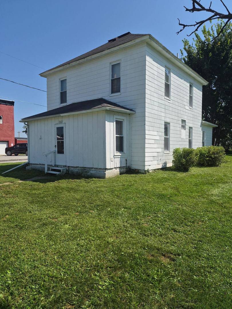 1802 13th ST, Viola, IL 61486