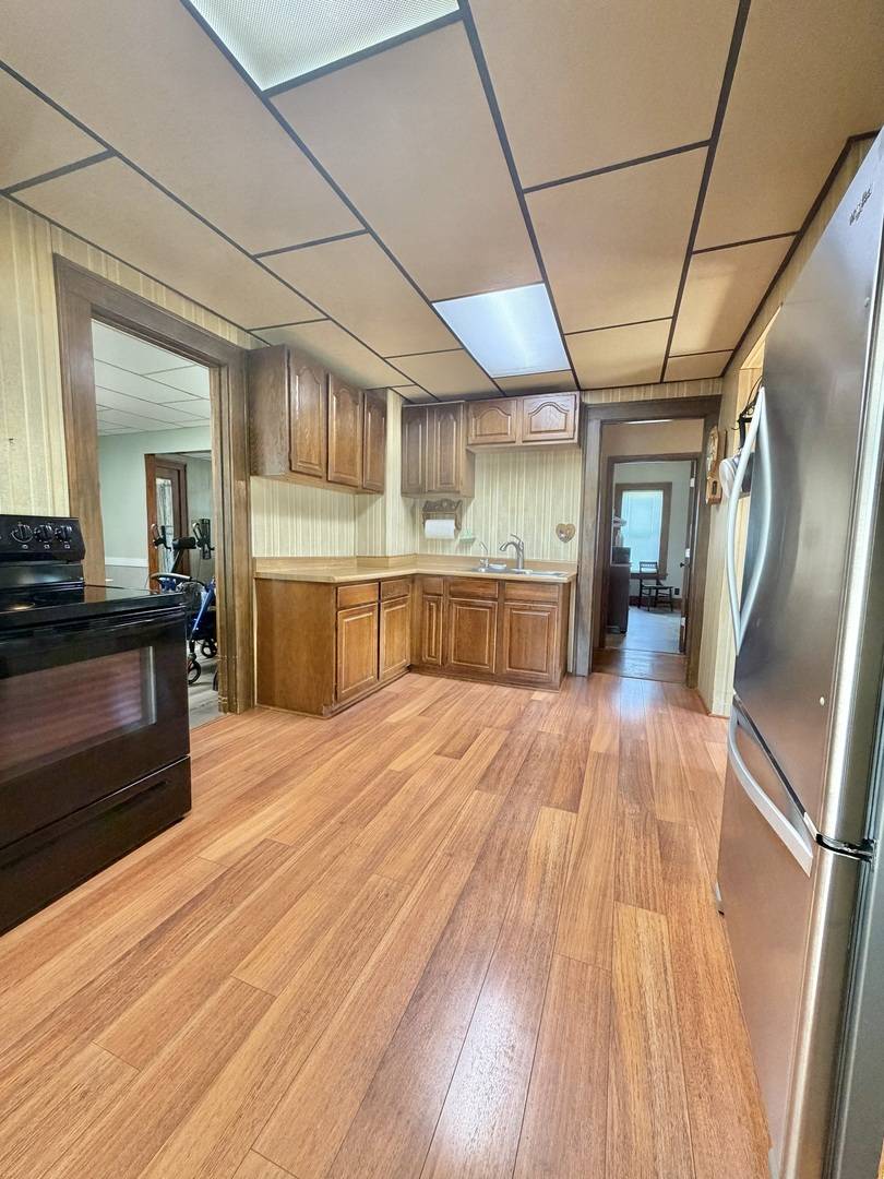 114 E Lake ST, Ashkum, IL 60911