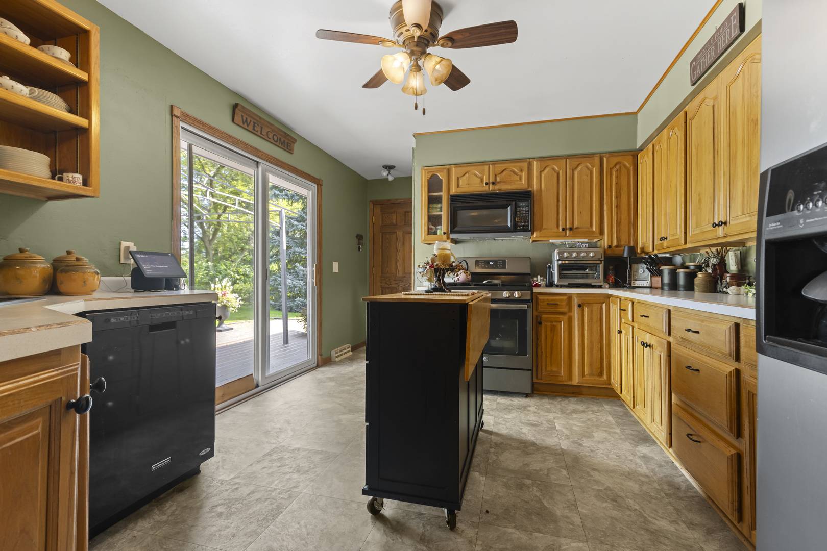 8694 Glacier DR, Byron, IL 61010