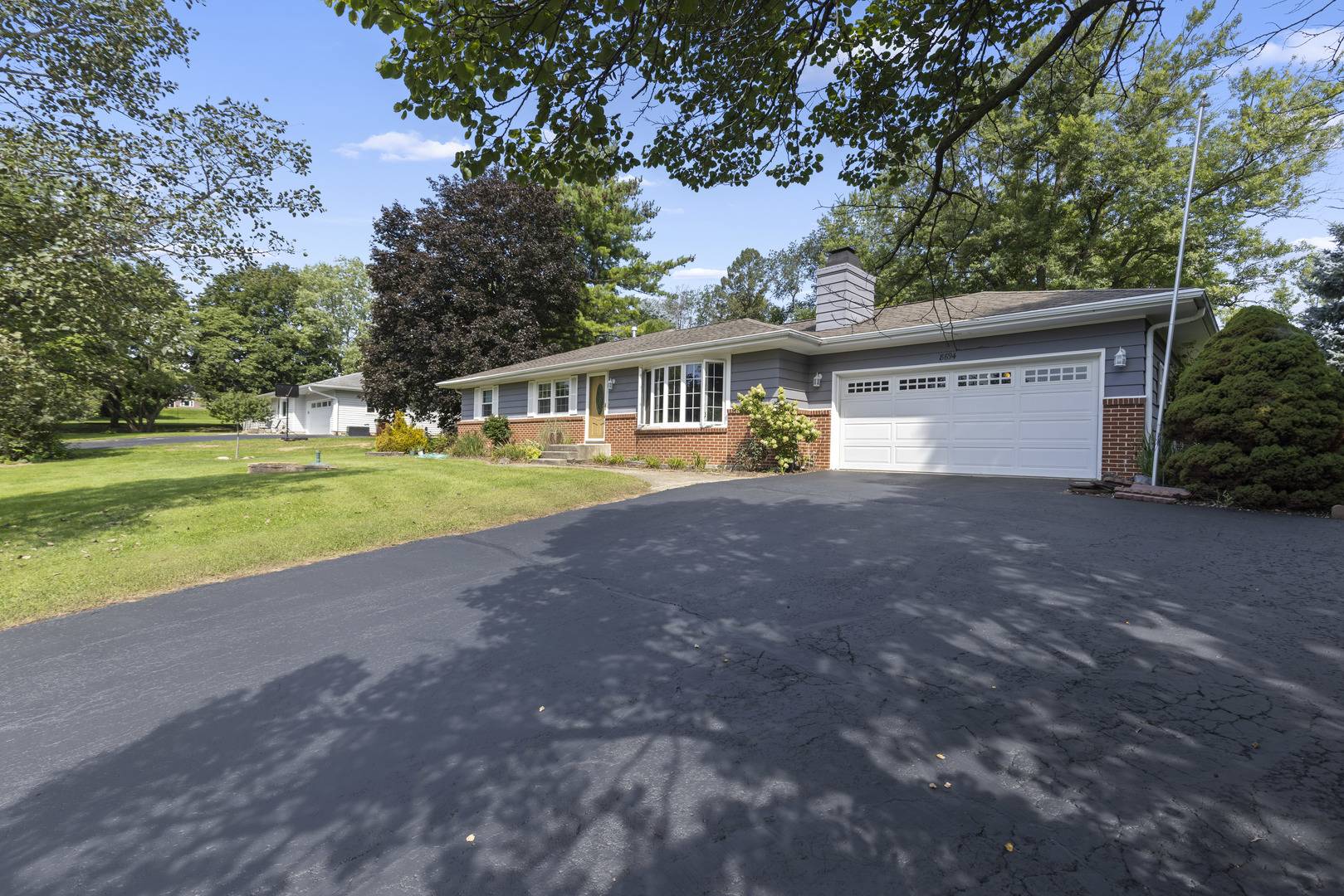 8694 Glacier DR, Byron, IL 61010