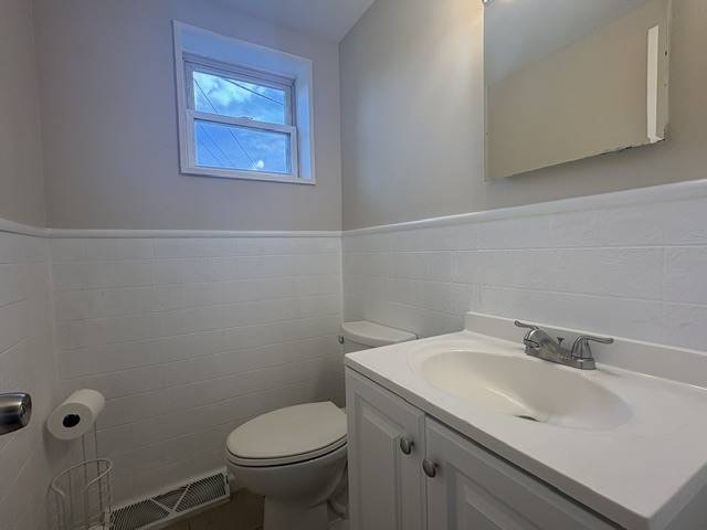 180 E Northwest HWY #A, Des Plaines, IL 60016