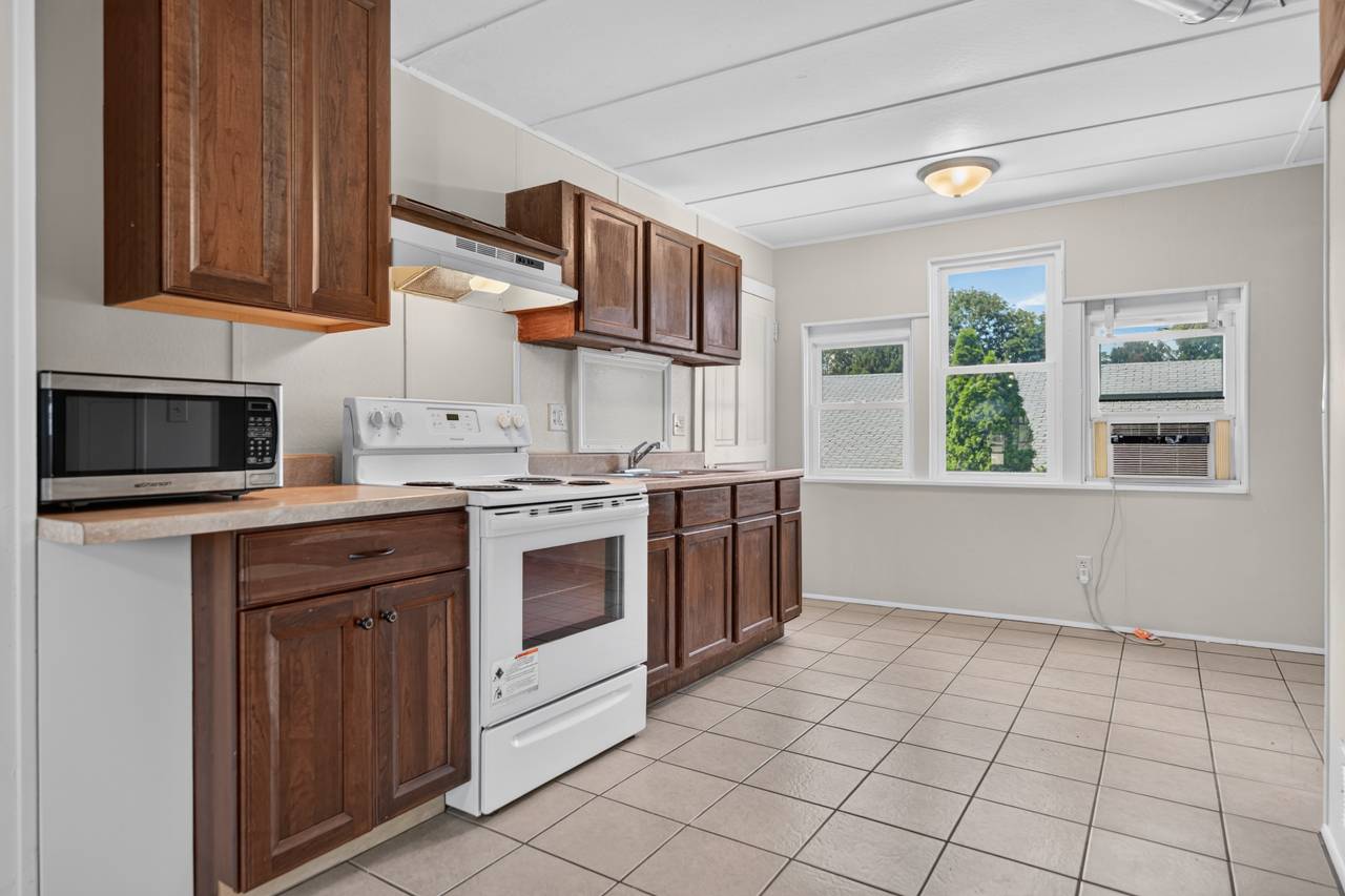 110 W 3rd ST, Belvidere, IL 61008