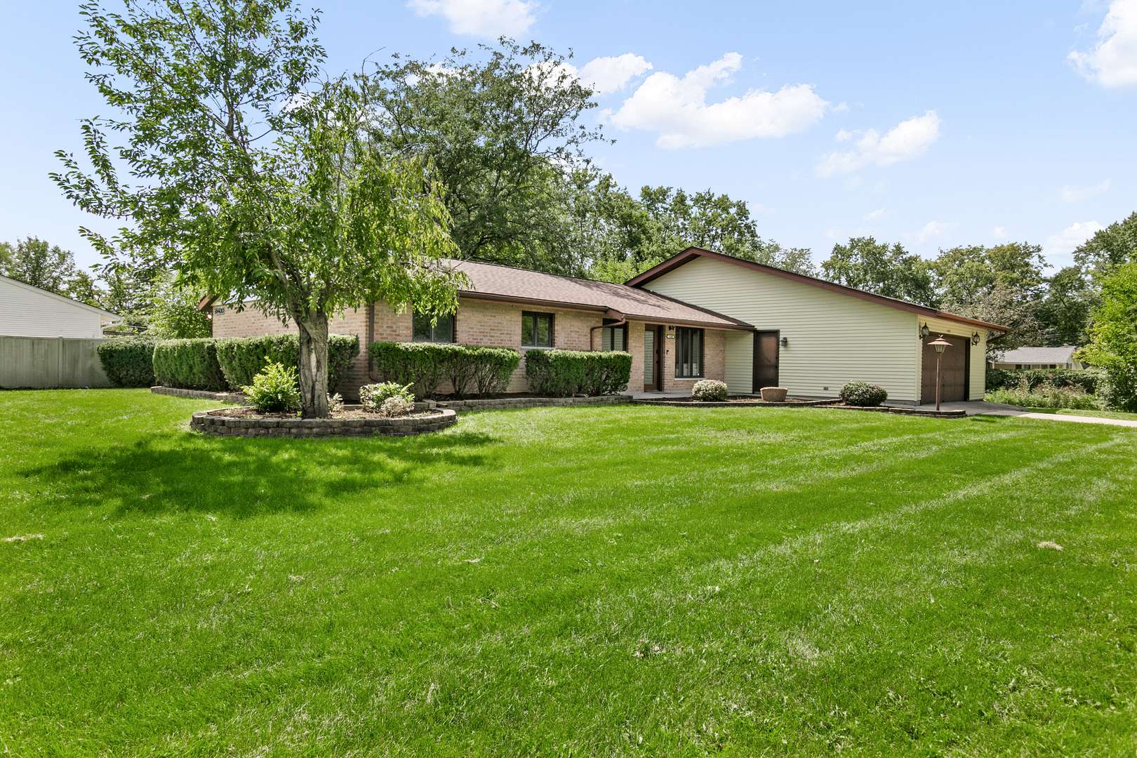 16400 Sherwood DR, Orland Park, IL 60462
