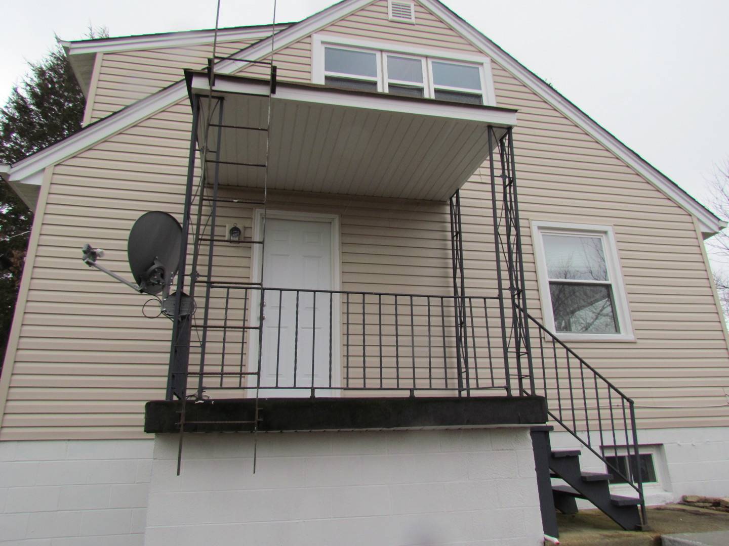 28W625 Lester ST, West Chicago, IL 60185