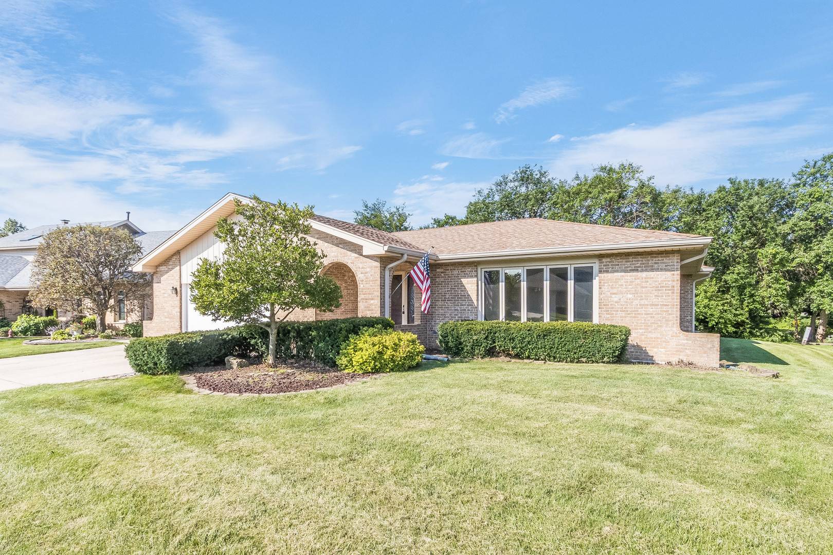 11687 Valley Brook DR, Orland Park, IL 60467