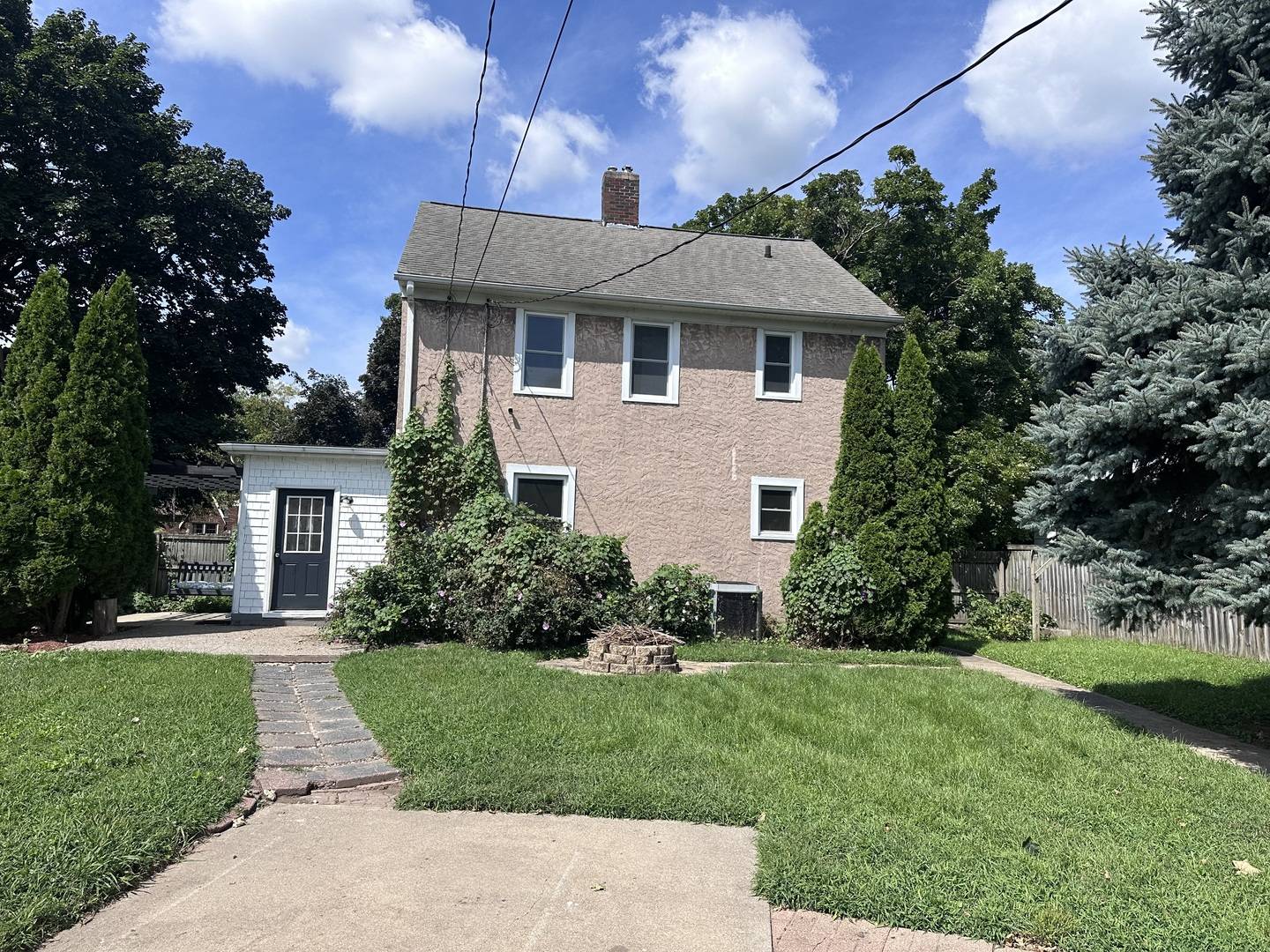 1005 3rd ST, Clinton, IA 52732