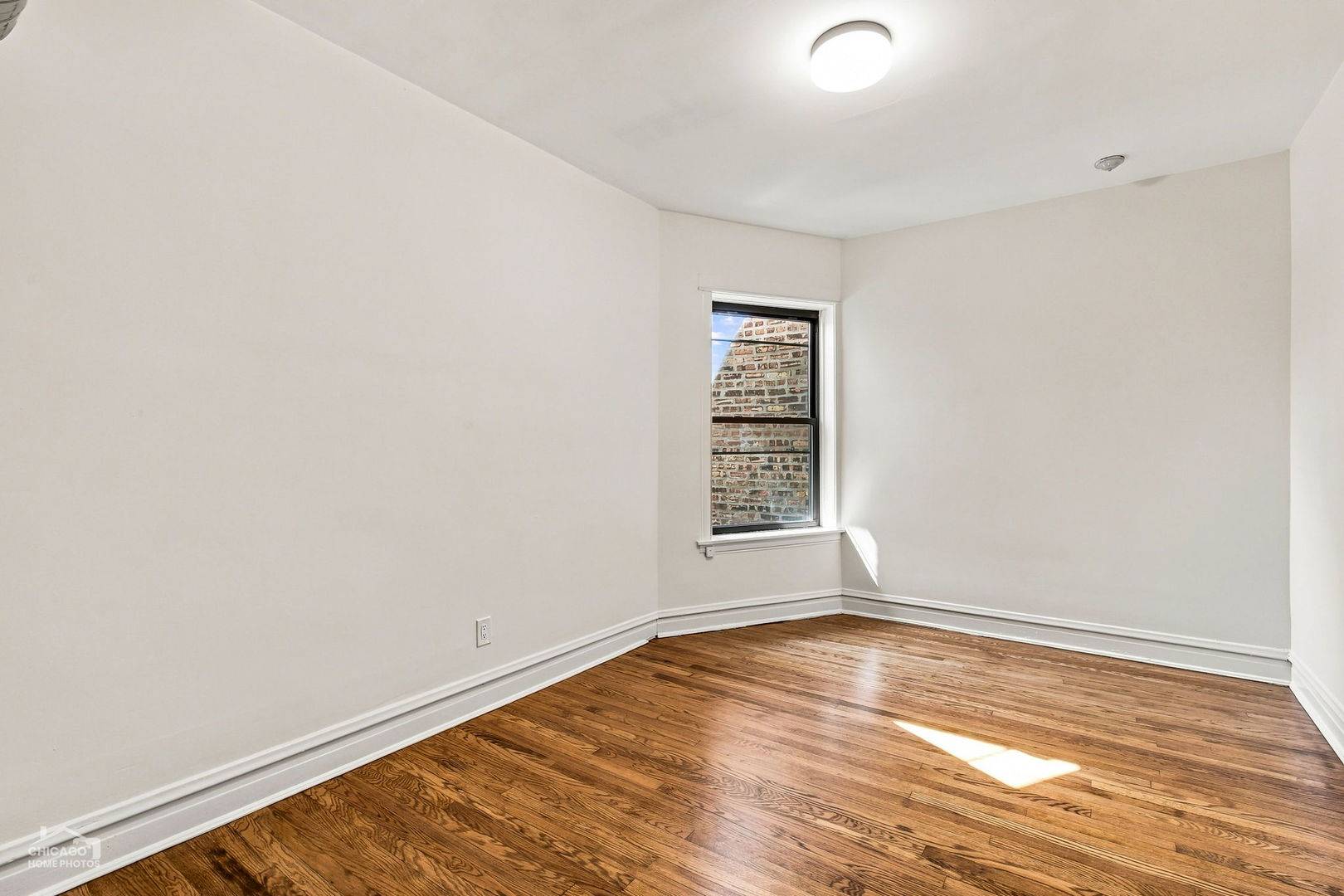 5402 S Woodlawn AVE #1, Chicago, IL 60637