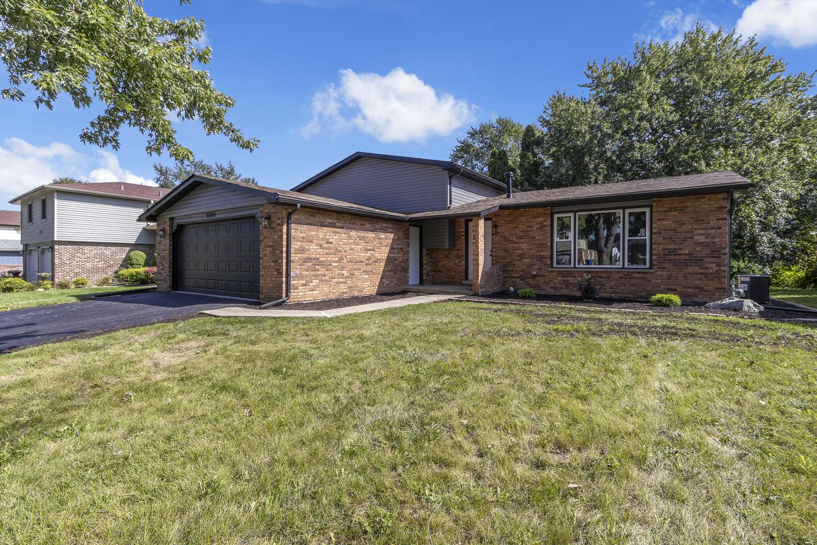 5301 Imperial DR, Richton Park, IL 60471