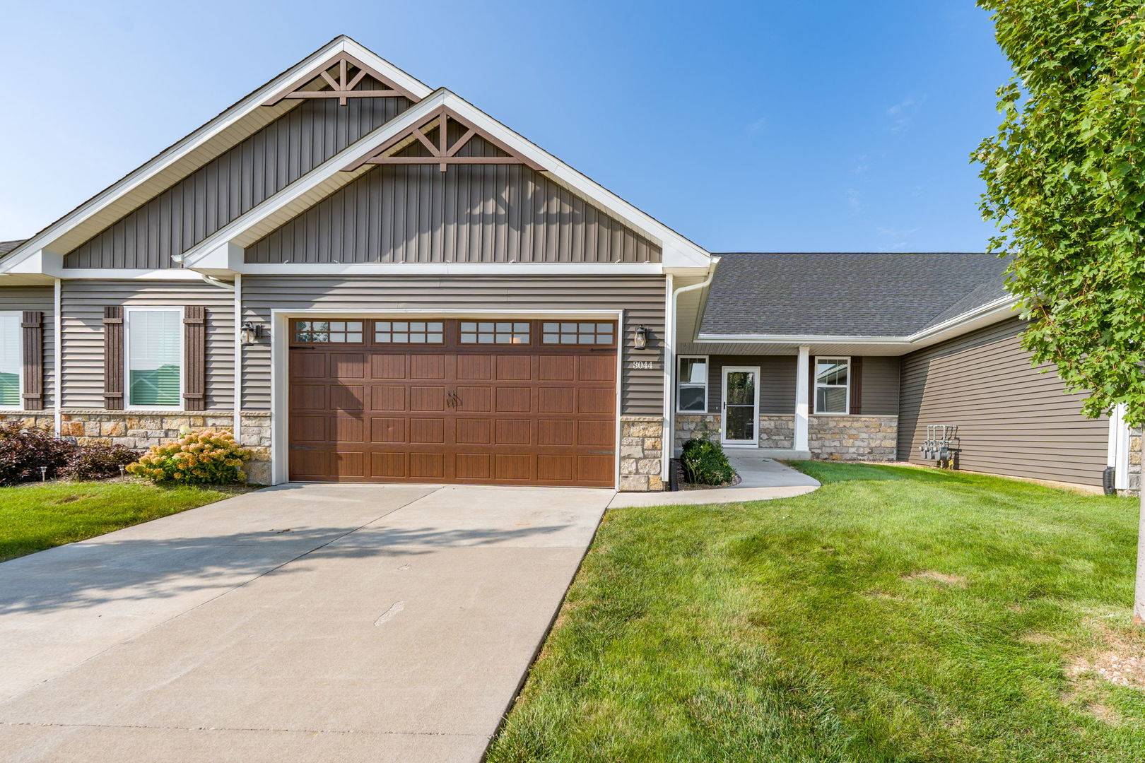 3044 Mary Leigh DR, Bettendorf, IA 52722