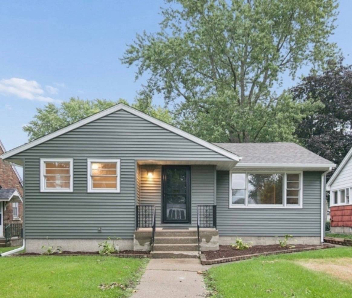 1042 S 8TH AVE, Kankakee, IL 60901