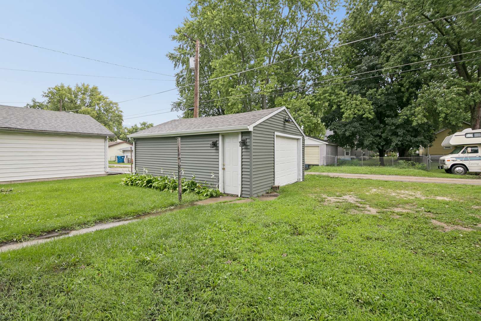 1042 S 8TH AVE, Kankakee, IL 60901