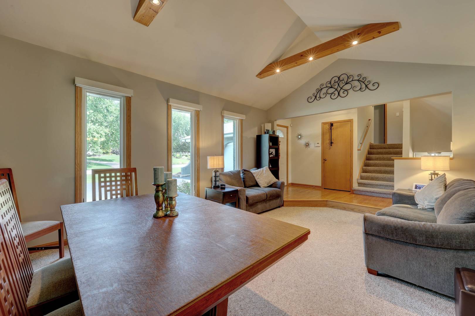 27W719 Sycamore ST, West Chicago, IL 60185