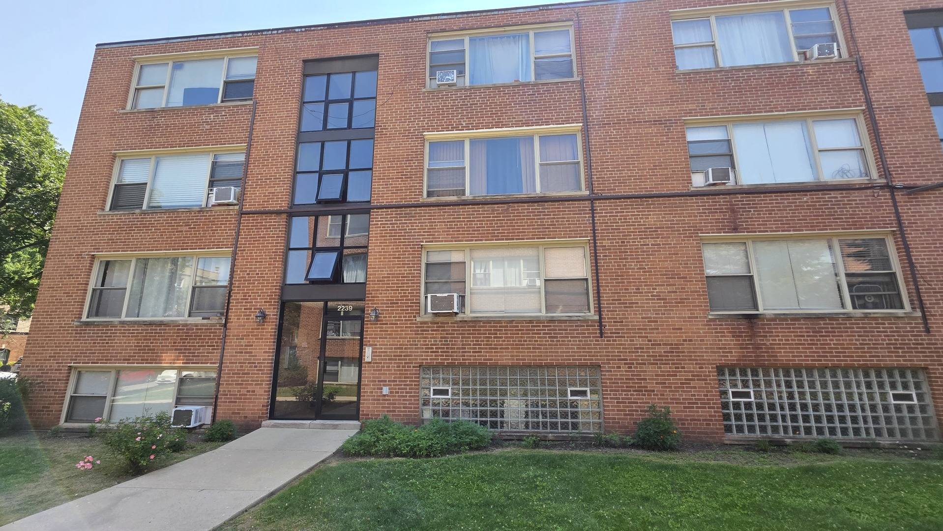 2239 W FARWELL AVE #2A, Chicago, IL 60645