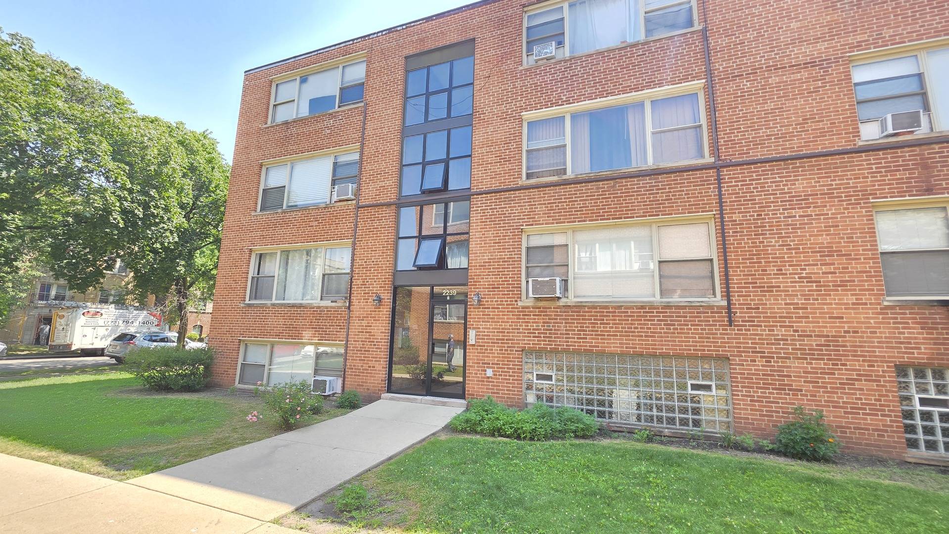 2239 W FARWELL AVE #2A, Chicago, IL 60645