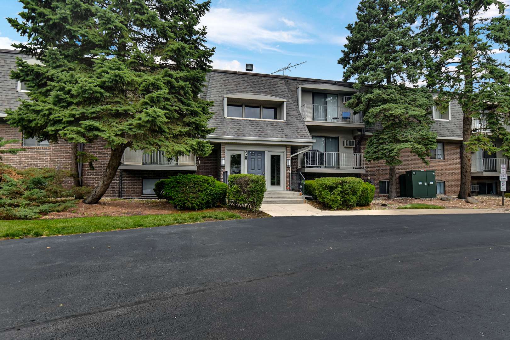 228 E Bailey RD #A, Naperville, IL 60565