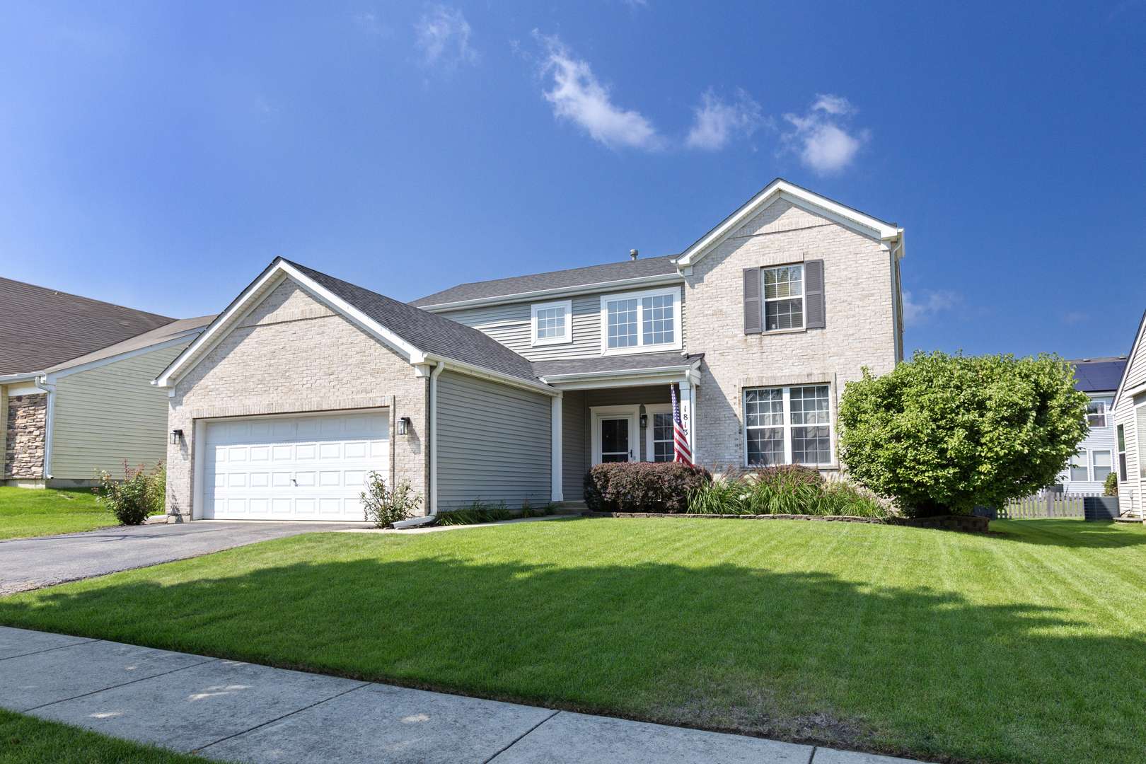 1813 Sebastian DR, Woodstock, IL 60098