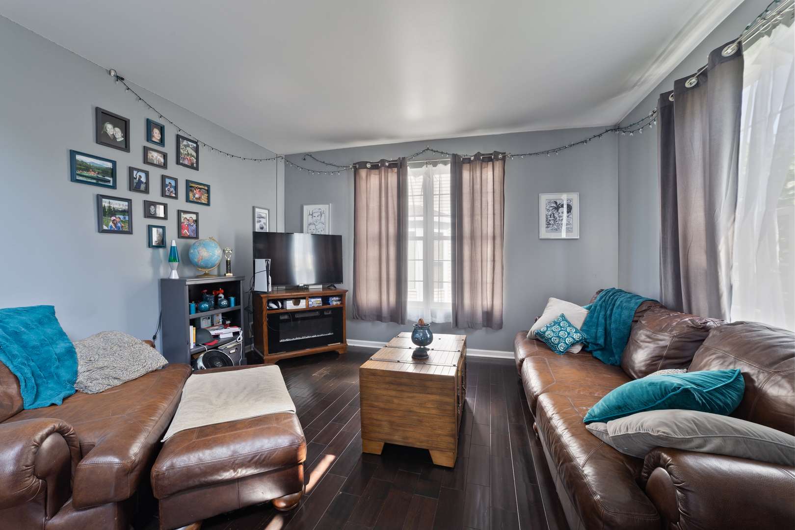 1813 Sebastian DR, Woodstock, IL 60098