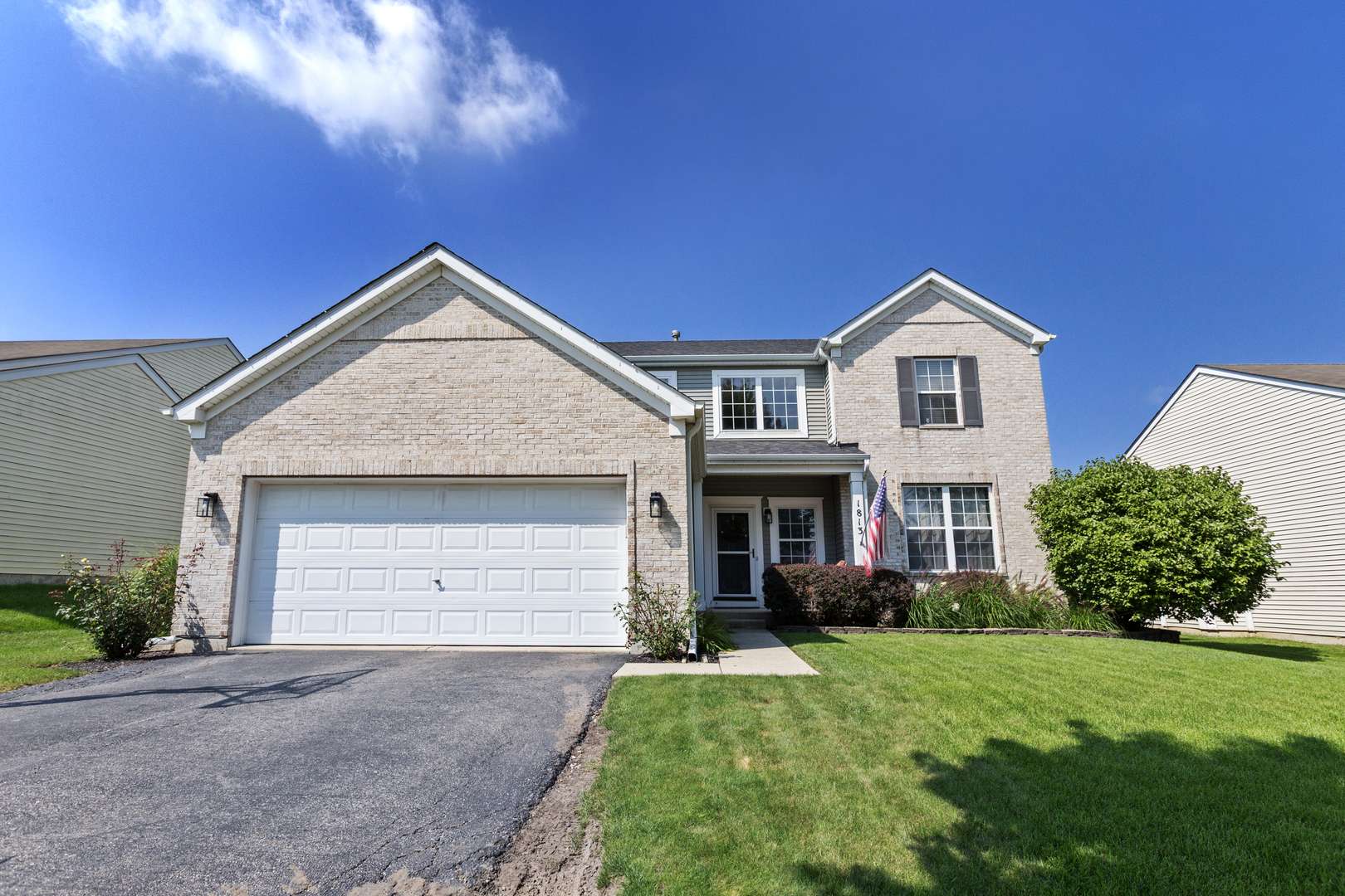 1813 Sebastian DR, Woodstock, IL 60098
