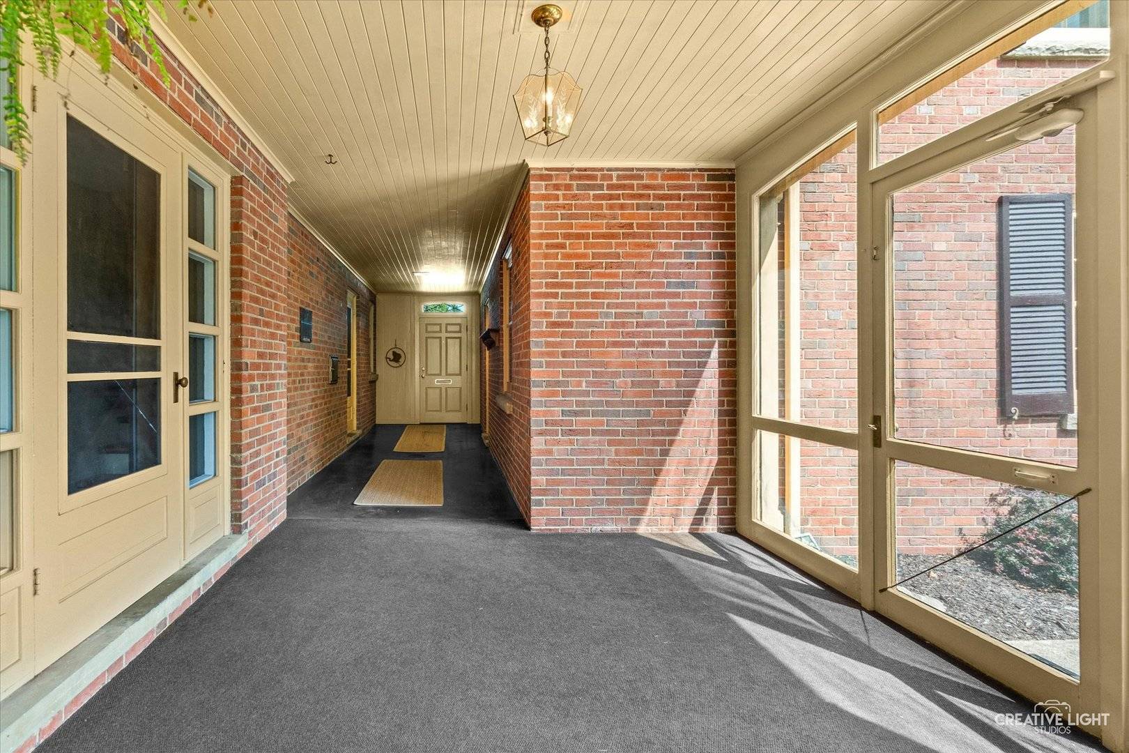 1434 W Downer PL, Aurora, IL 60506