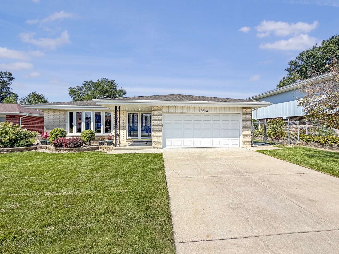 10614 S 84th AVE, Palos Hills, IL 60465
