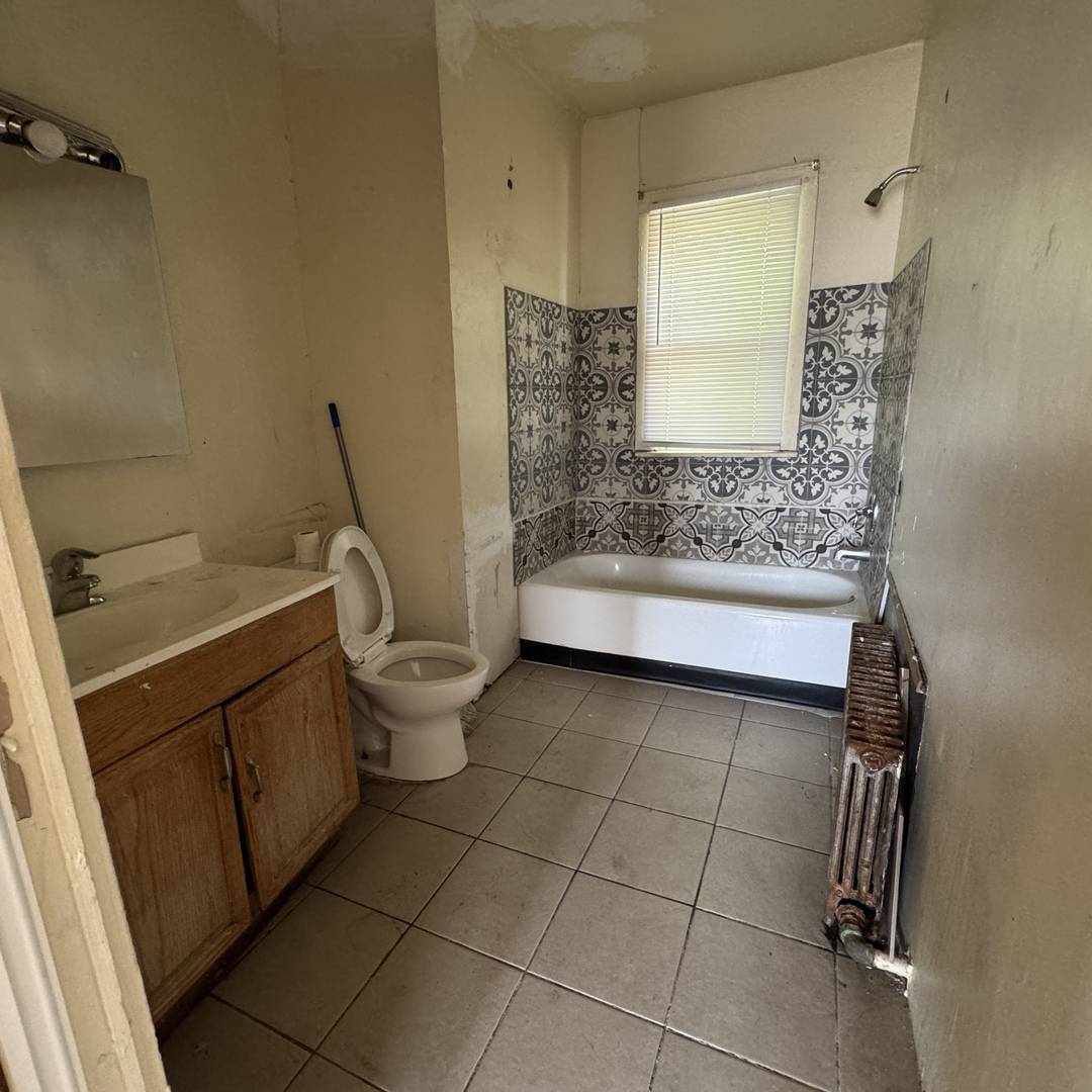 1710 W Waseca PL, Chicago, IL 60643