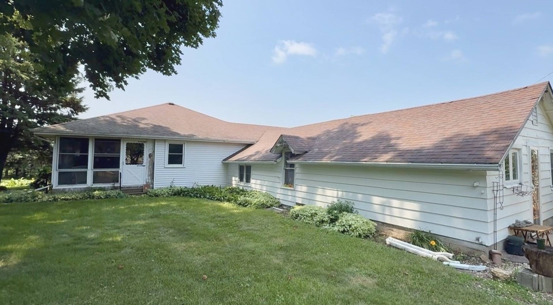 15555 McGirr RD, Hinckley, IL 60520