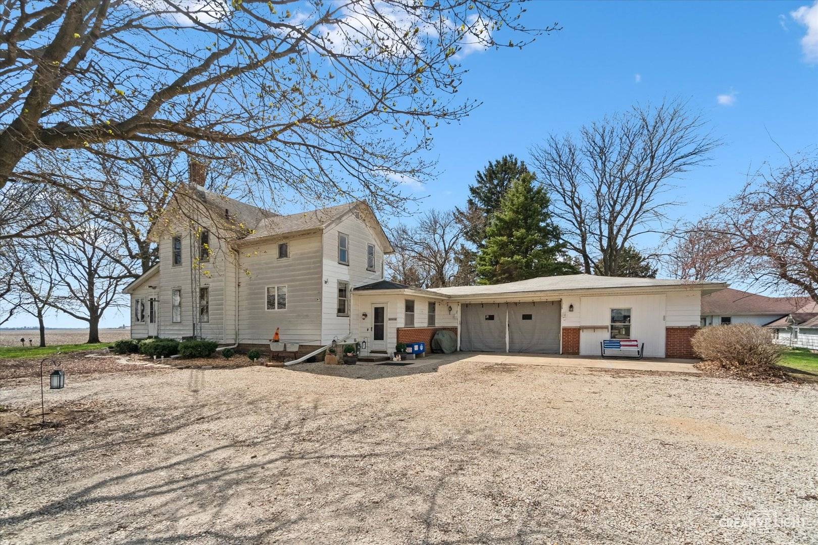 15555 McGirr RD, Hinckley, IL 60520