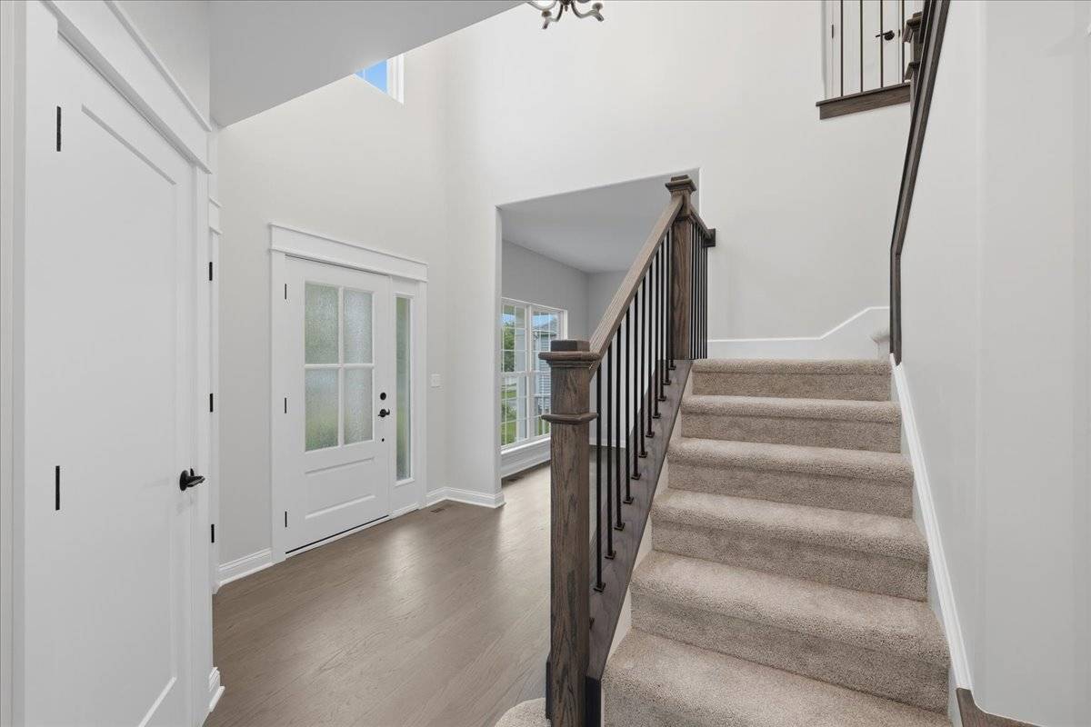 1236 Noble DR, Port Barrington, IL 60010