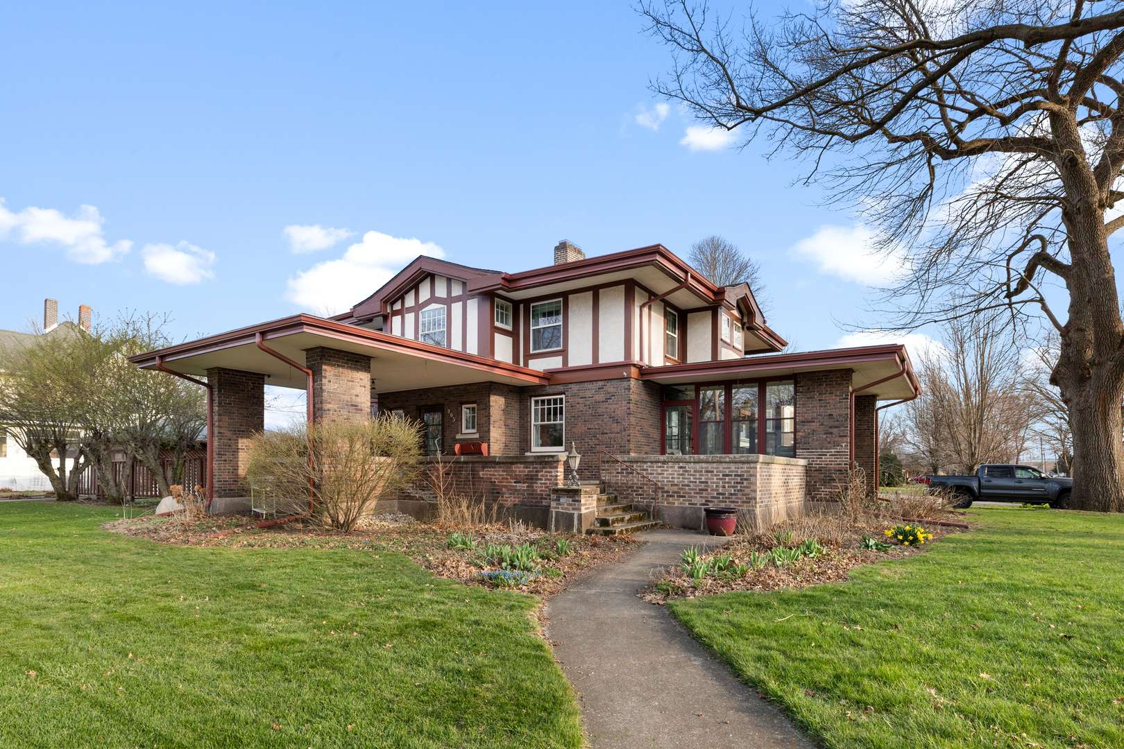 205 E Lincoln AVE, Watseka, IL 60970