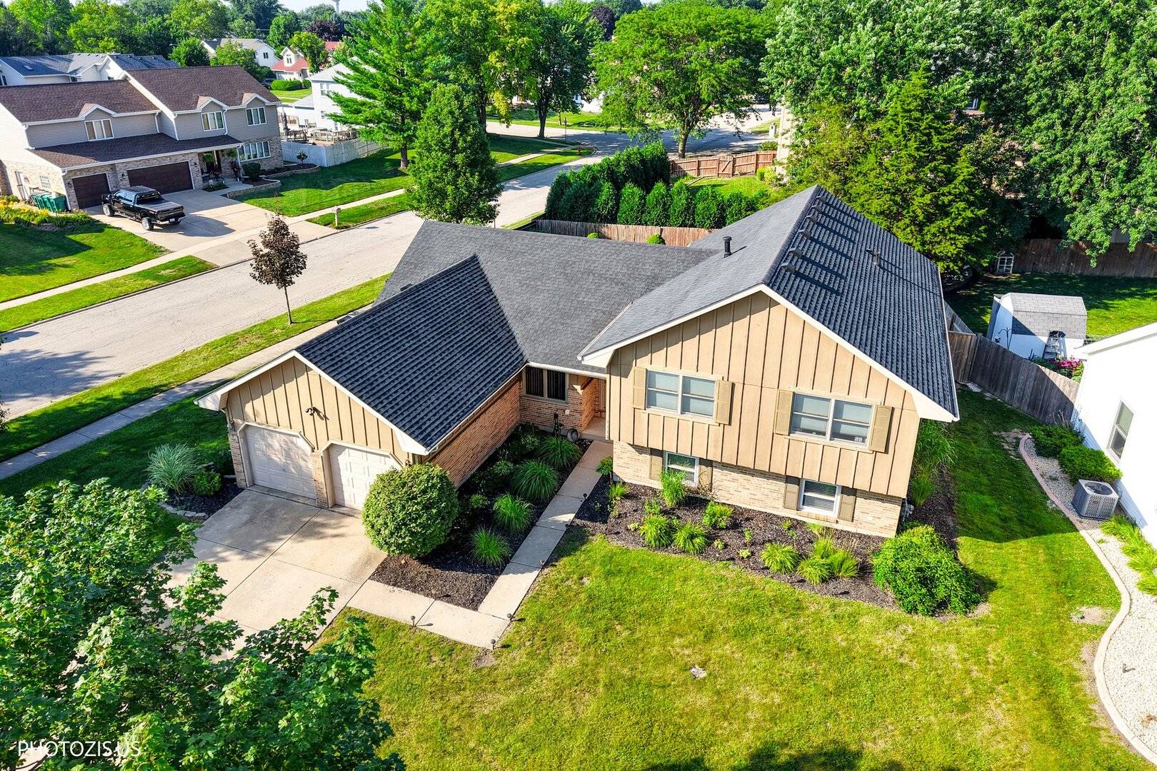 2913 Vimy Ridge DR, Joliet, IL 60435