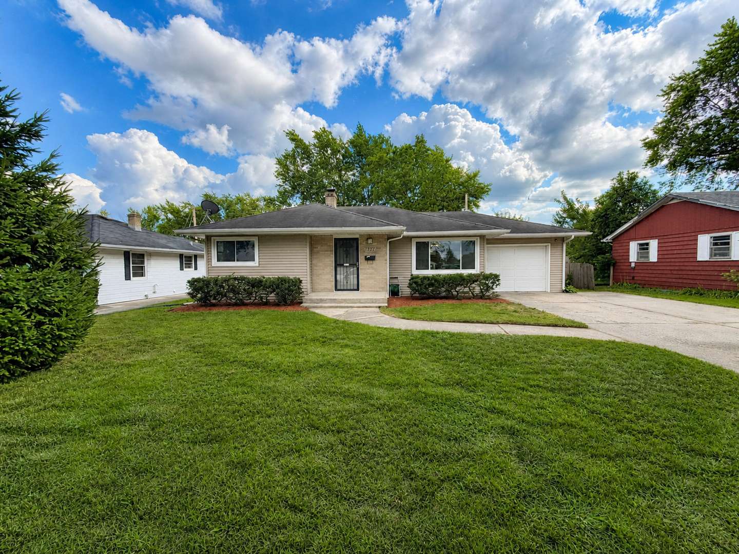 3327 Thelma ST, Rockford, IL 61108