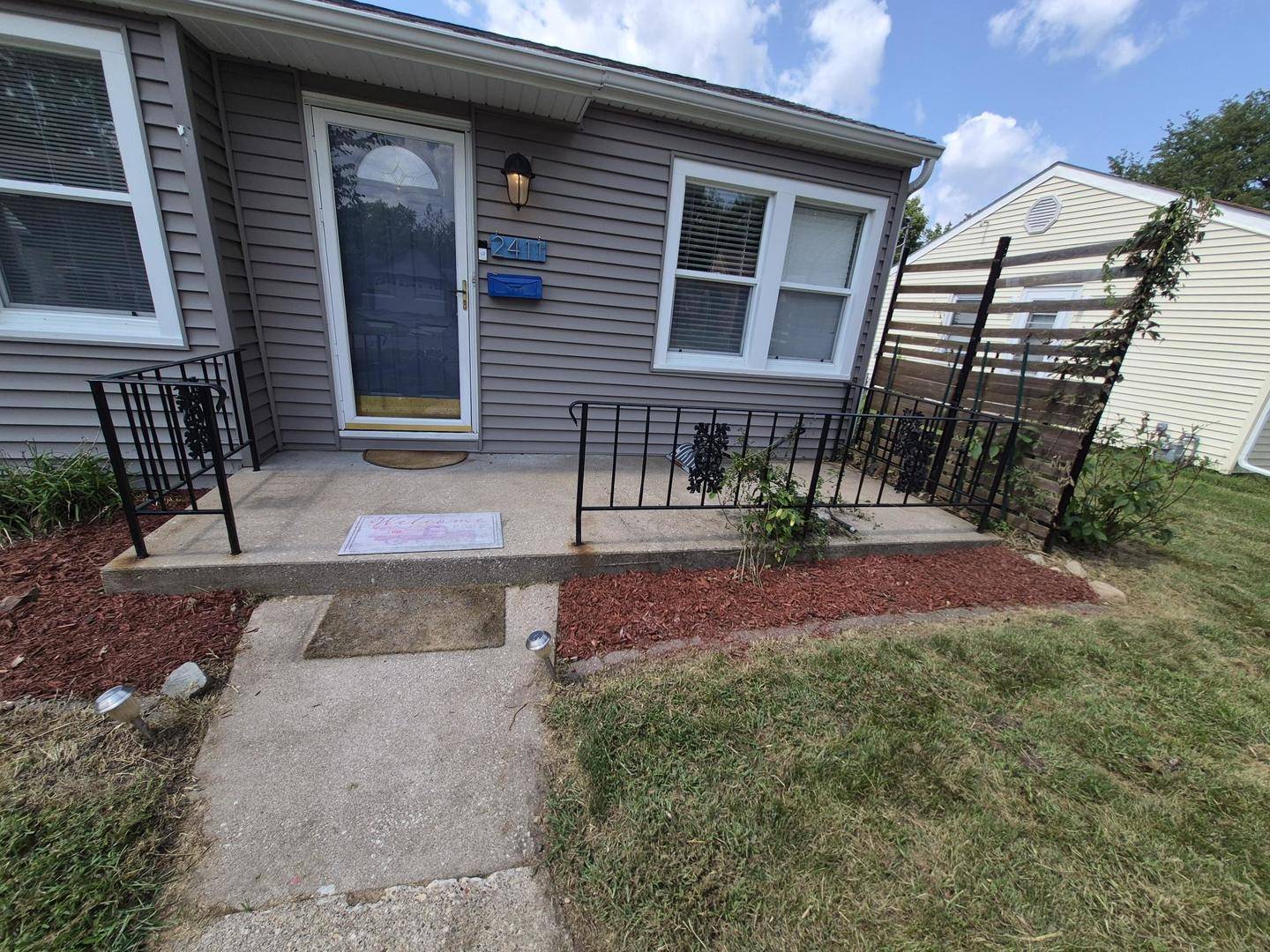 2411 29 ST, Moline, IL 61265