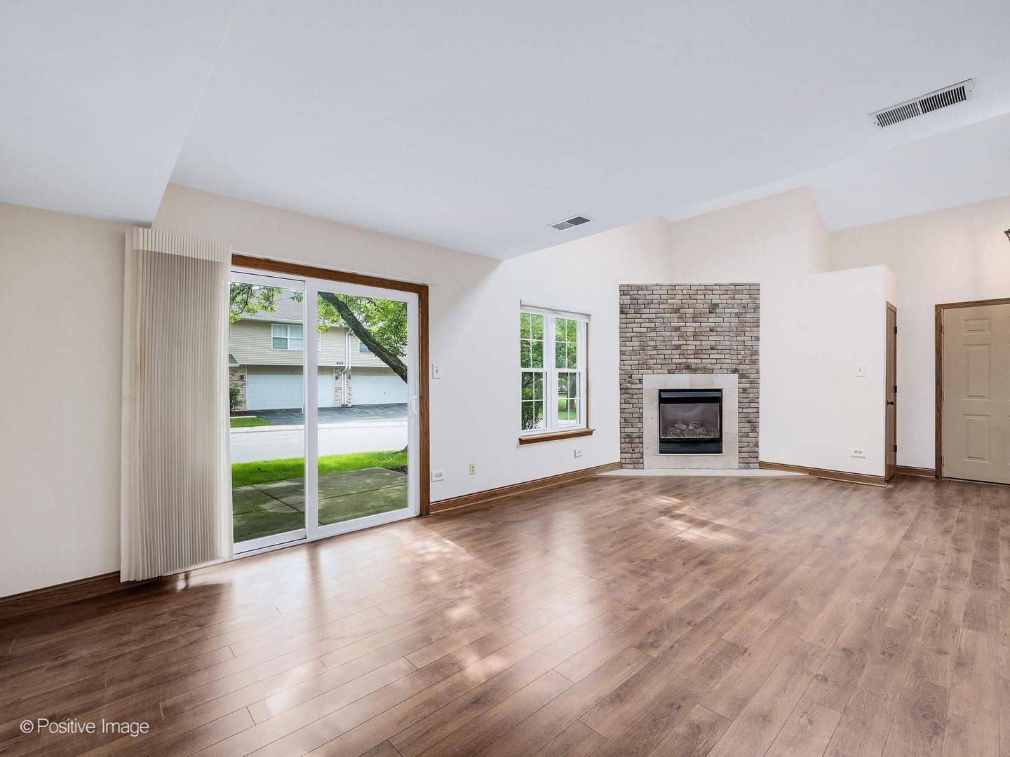 920 Elderberry CIR #104, Naperville, IL 60563