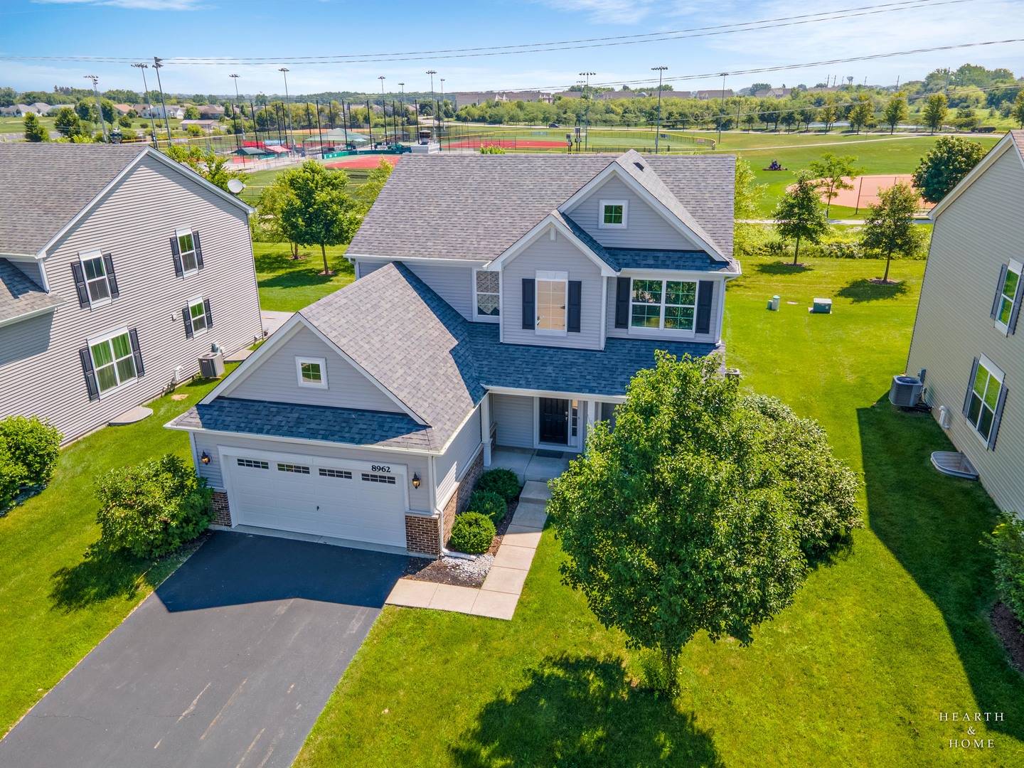 8962 Pearsall DR, Huntley, IL 60142