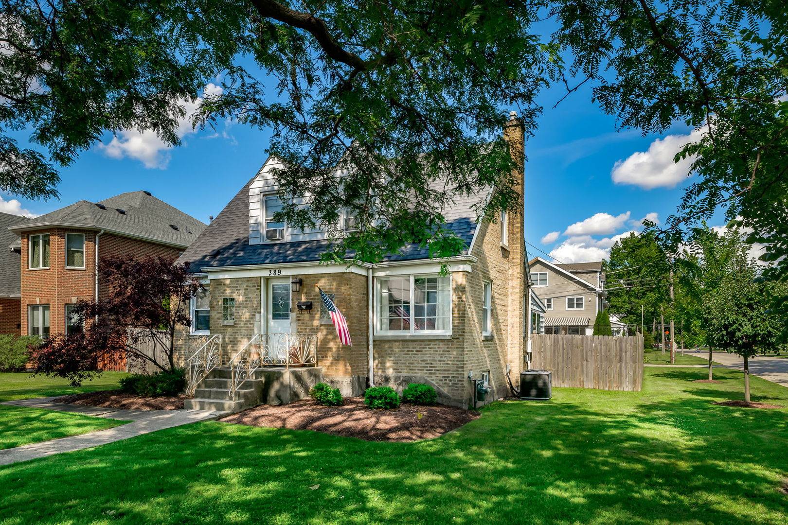 389 S West AVE, Elmhurst, IL 60126