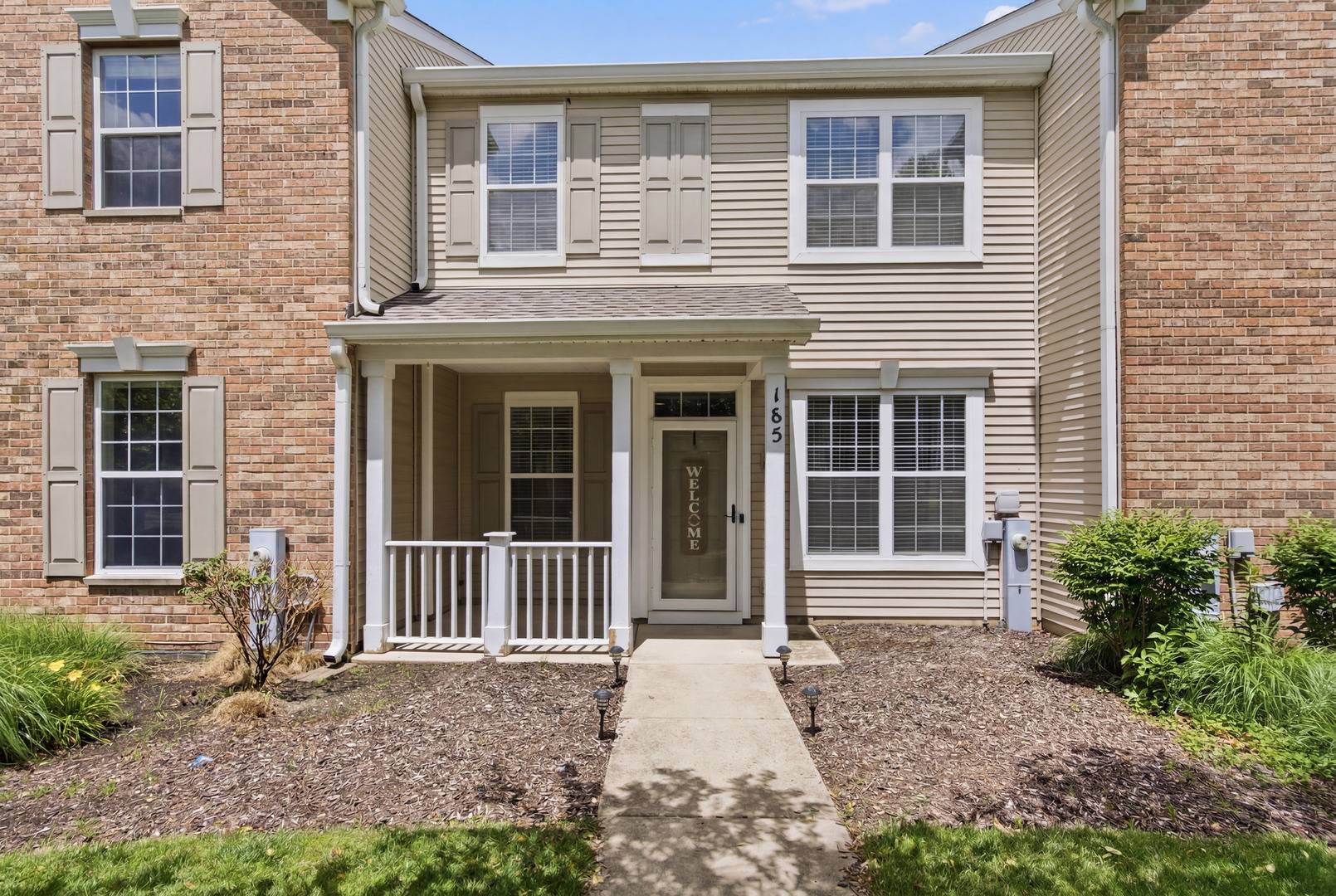 185 Springbrook TRL S, Oswego, IL 60543