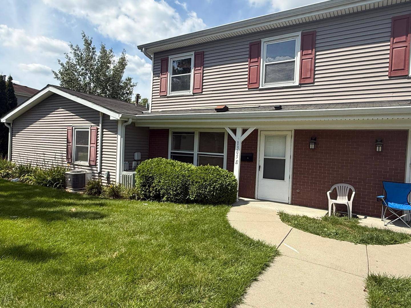 1305 Kingsbury DR #E, Hanover Park, IL 60133