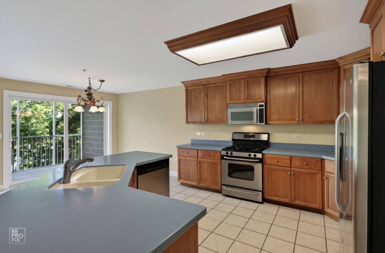 218 N Water ST #203, Batavia, IL 60510