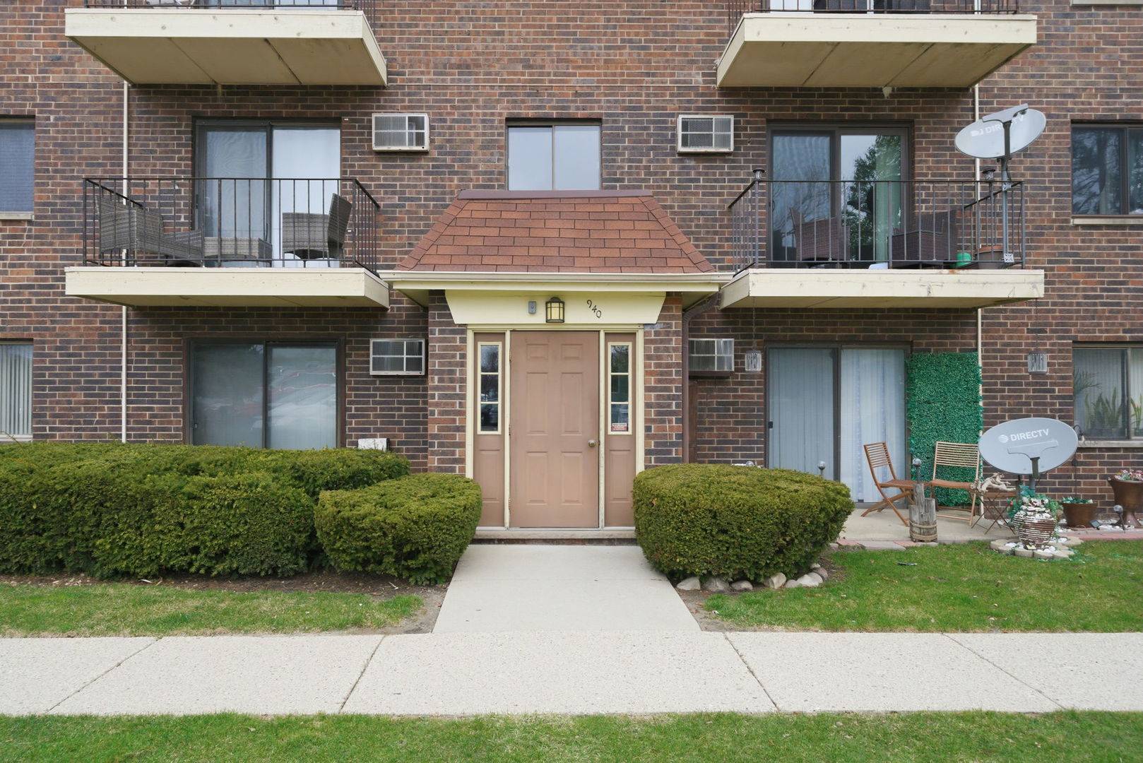 940 N Rohlwing RD #201A, Addison, IL 60101