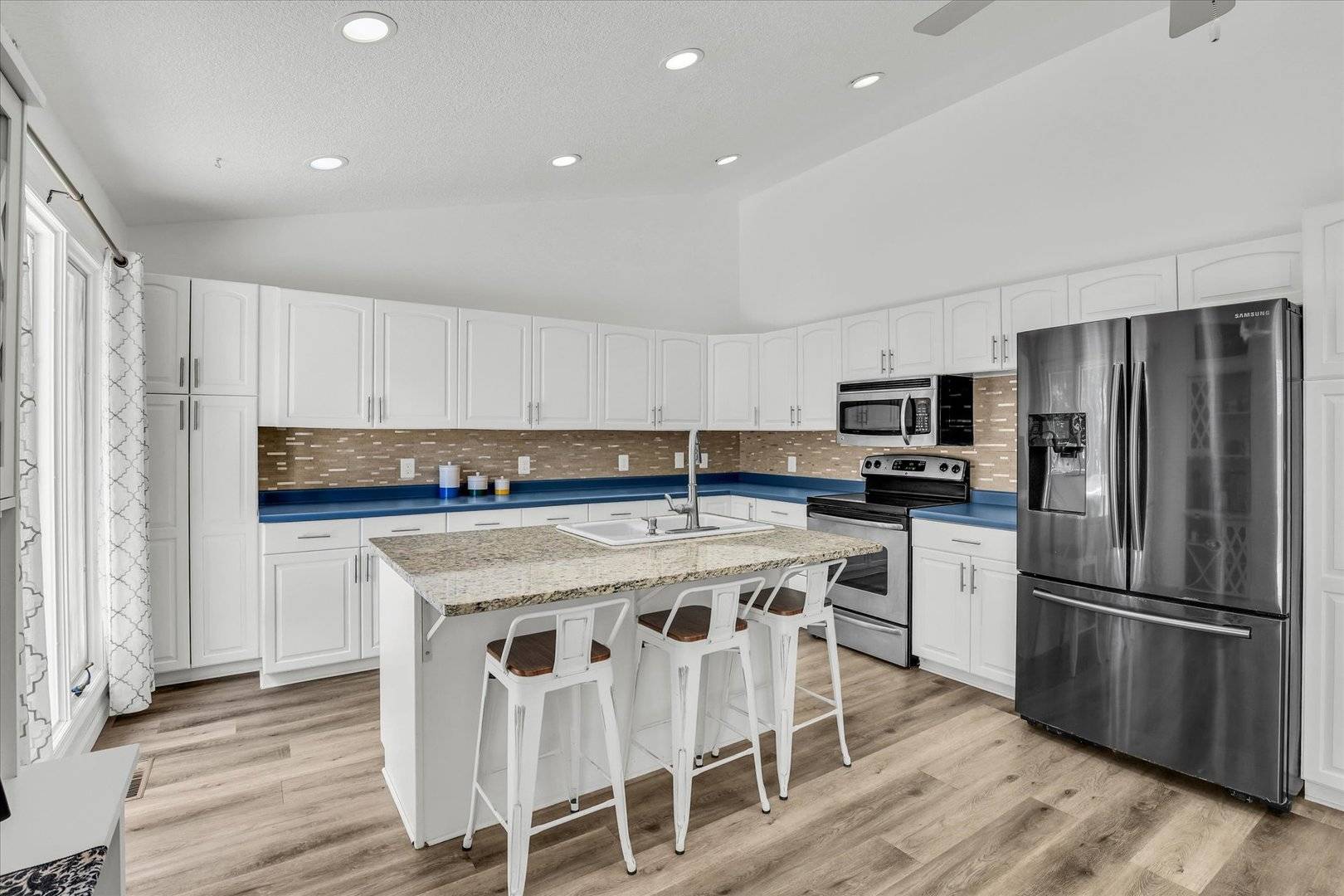 715 Cortez DR, Forsyth, IL 62535