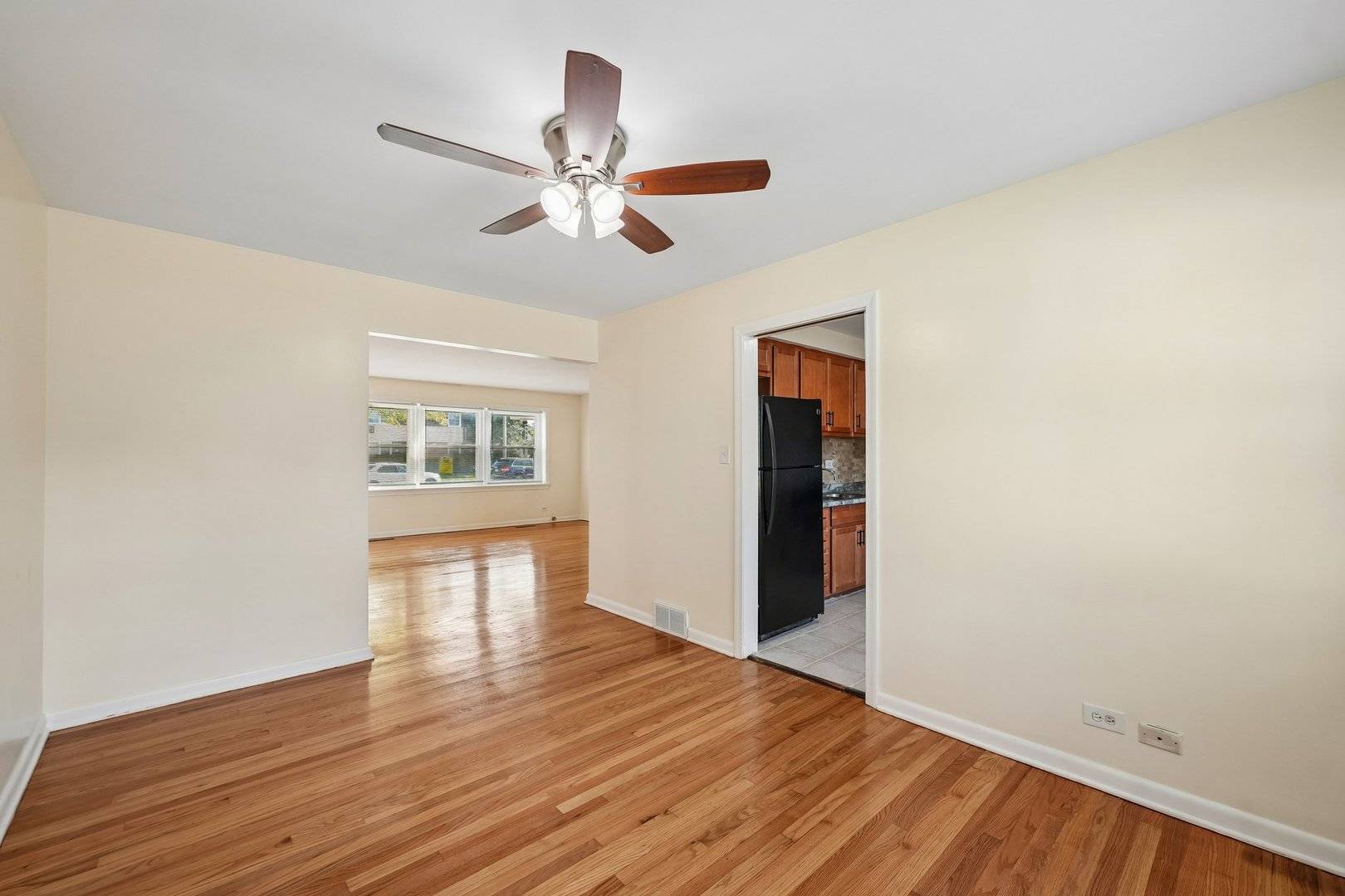 10350 Canterbury ST #1E, Westchester, IL 60154