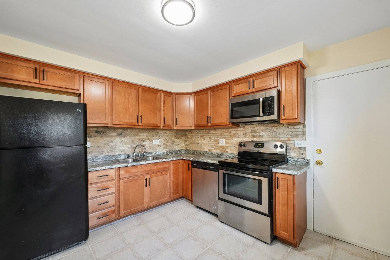10350 Canterbury ST #1E, Westchester, IL 60154