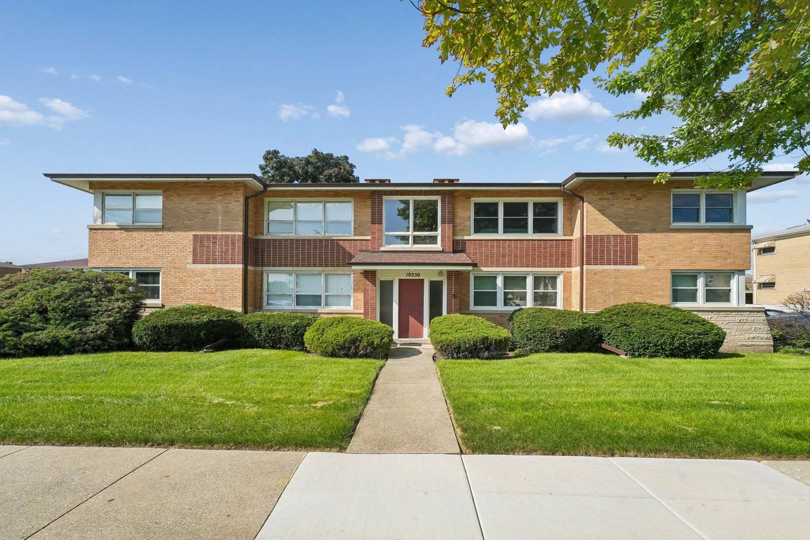 10350 Canterbury ST #1E, Westchester, IL 60154