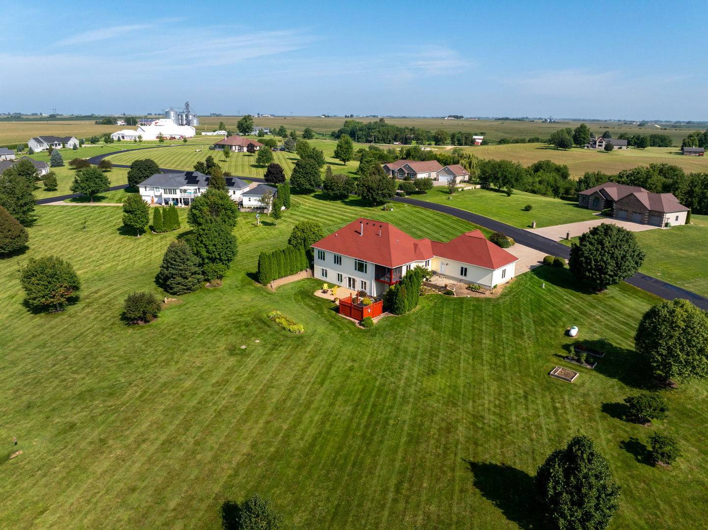 516 Randy DR, Clinton, IA 52732