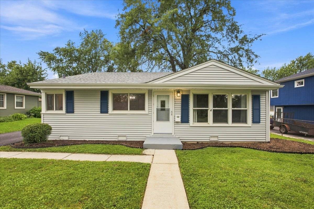 1108 Kim PL, Lemont, IL 60439