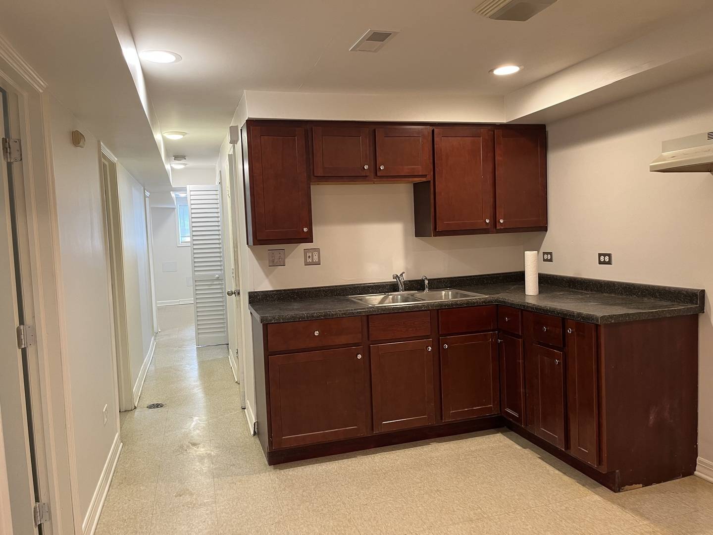 4345 S Artesian AVE #bsmt, Chicago, IL 60632