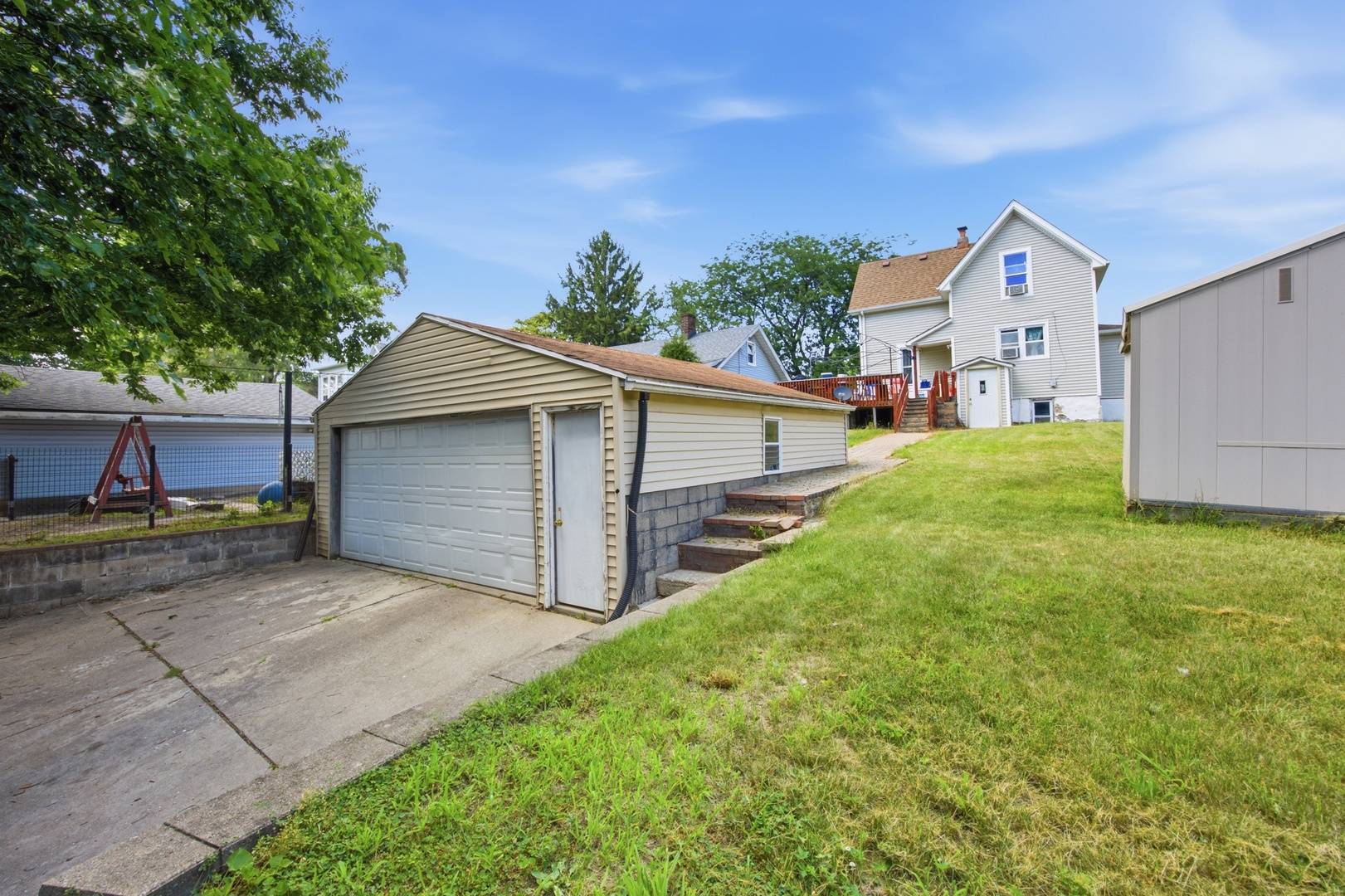 2331 18th AVE, Rockford, IL 61104