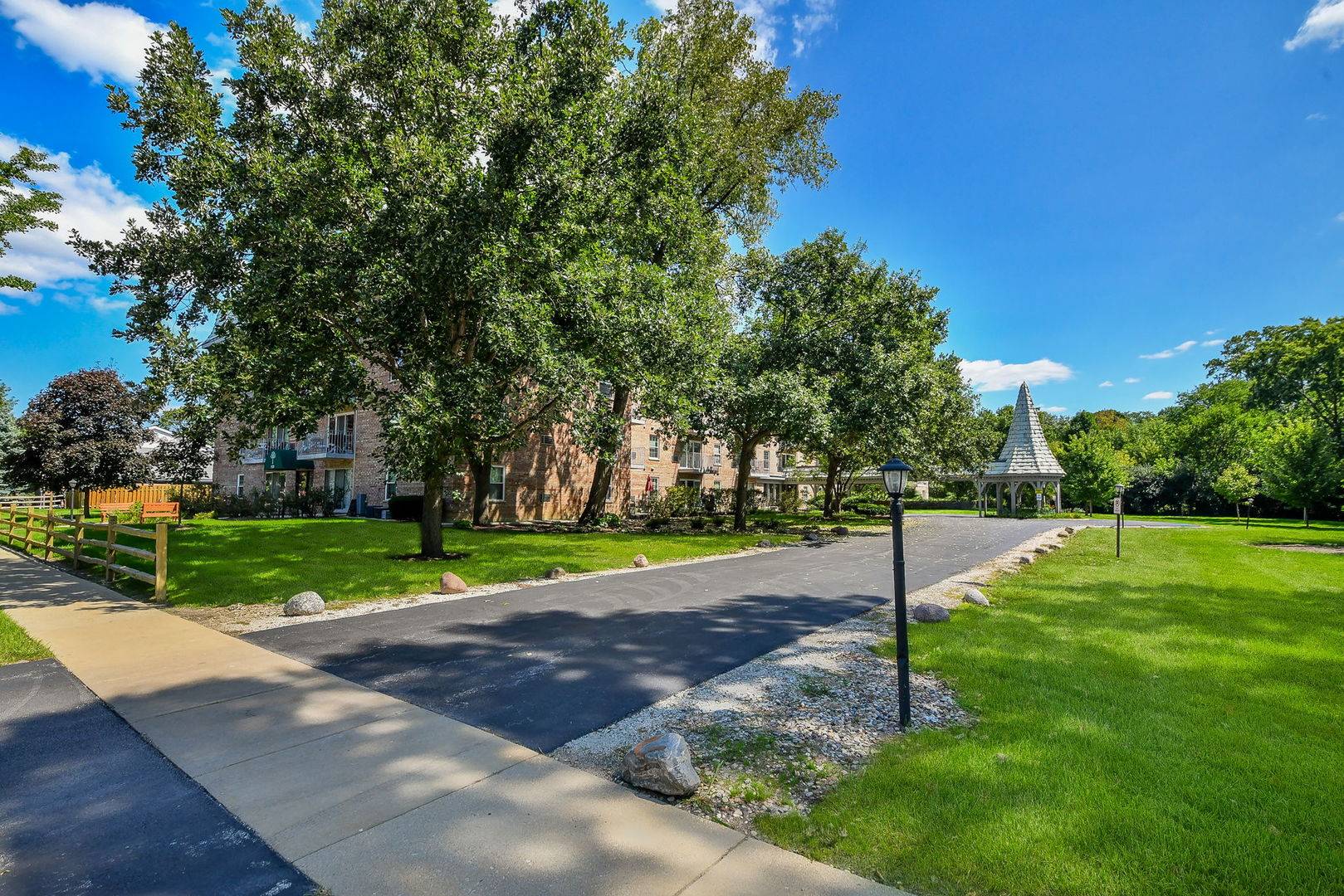 5125 Blodgett AVE #218T, Downers Grove, IL 60515