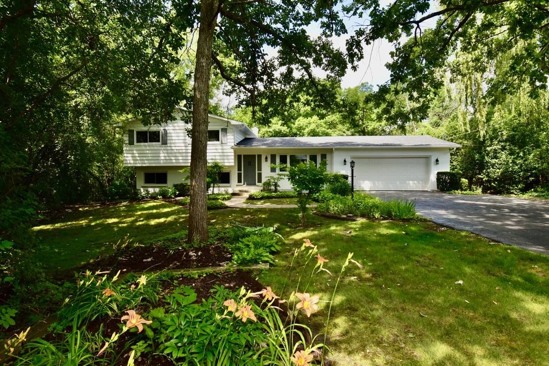 26890 N Longwood RD, Lake Forest, IL 60045
