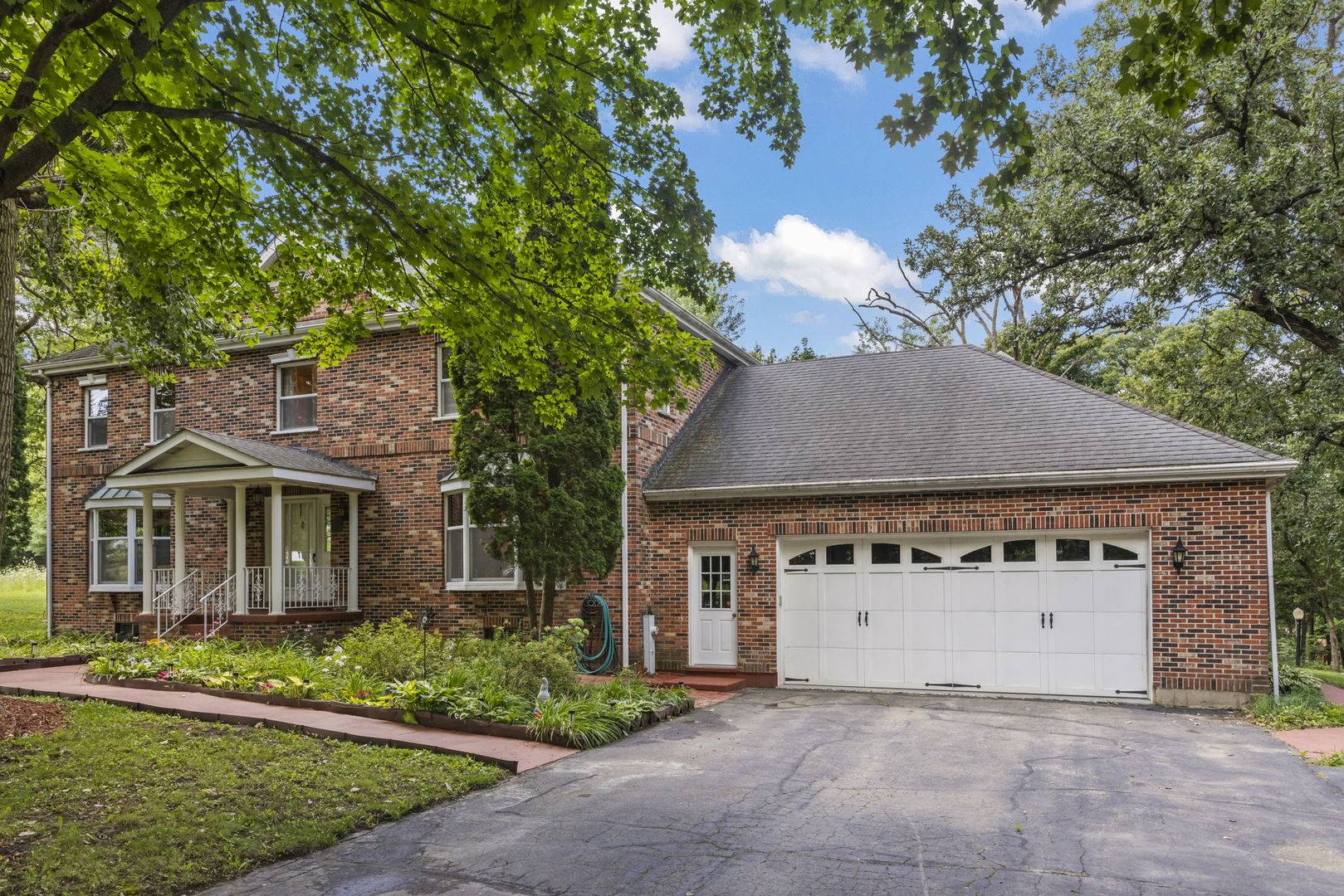 43W001 Empire RD, St. Charles, IL 60175